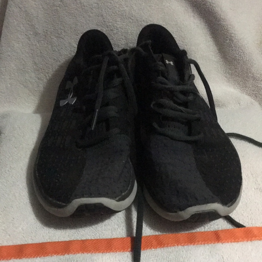 Girls Under Armour shoes